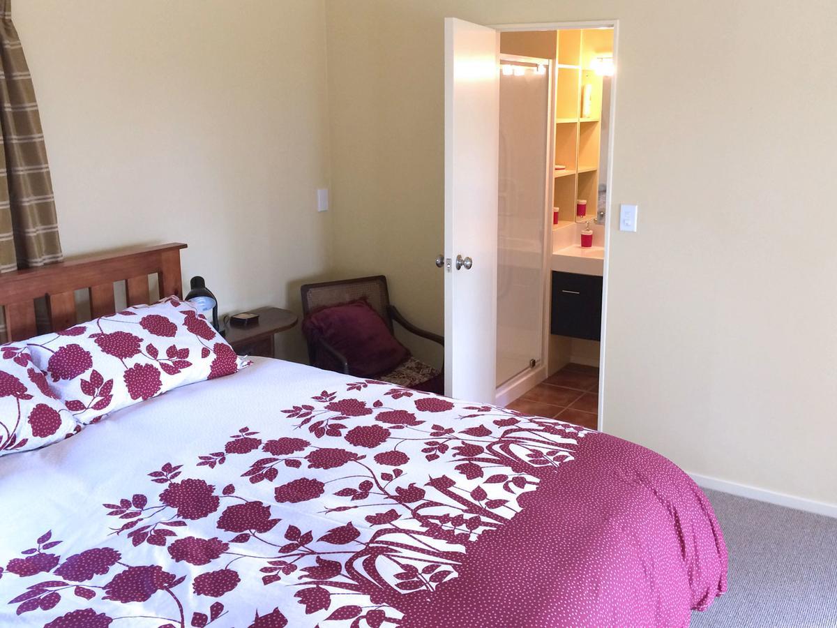 Strathaven Bed And Breakfast ไวปู ภายนอก รูปภาพ